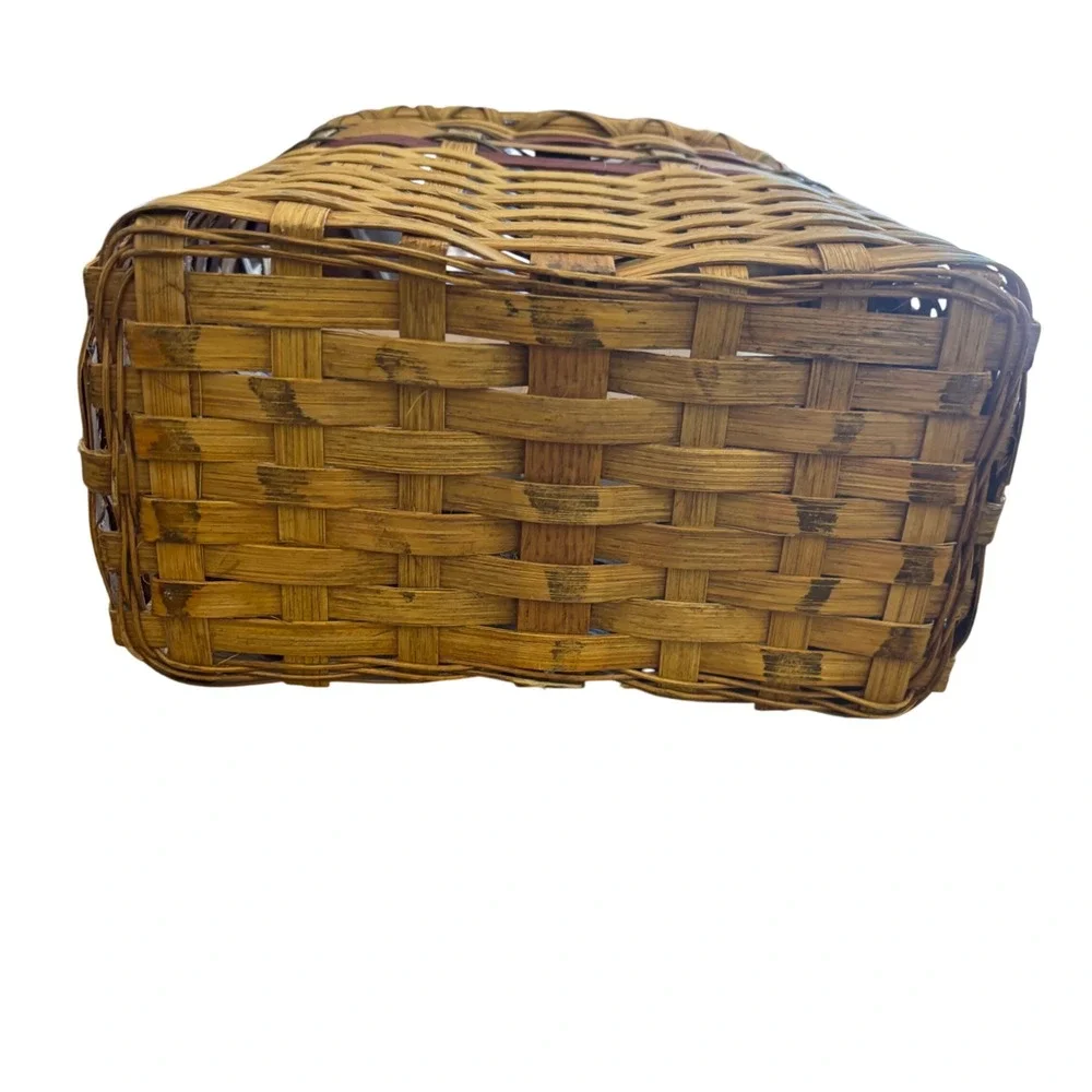 Vintage‎ | Woven Wicker Basket with Handle | Unsigned | Farmhouse Decor